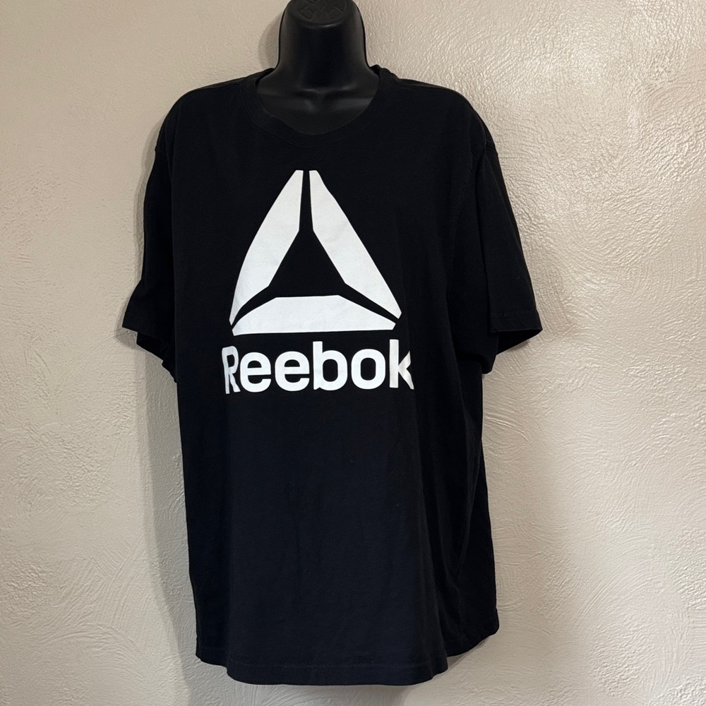 Reebok Black Tee with White Graphic 0045